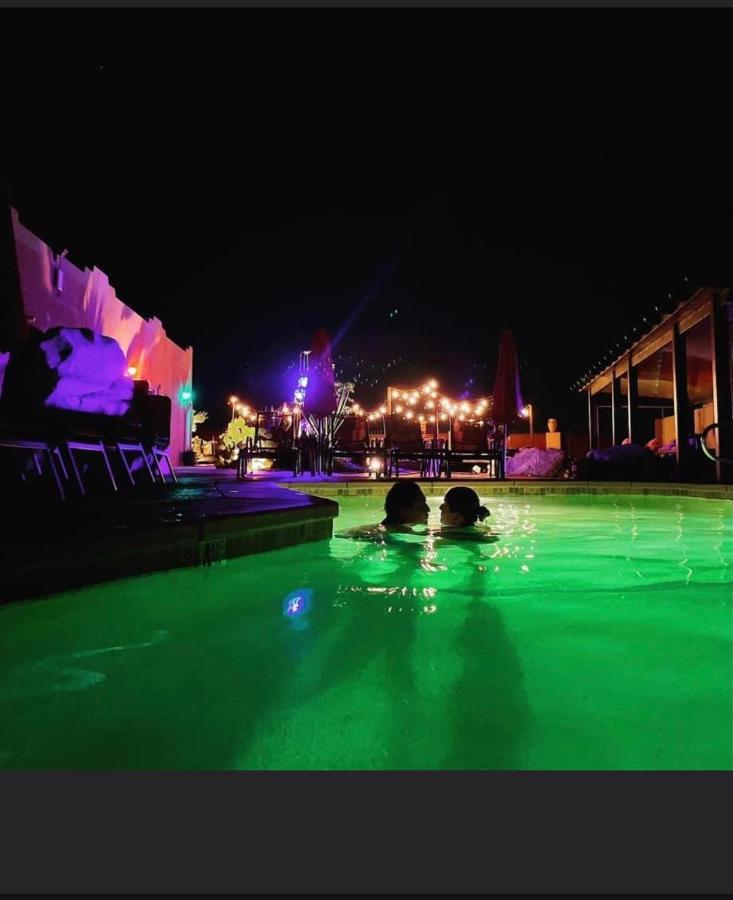 Hôtel Mi Kasa Hot Springs 420,Adults Only, Clothing Optional à Desert Hot Springs Extérieur photo